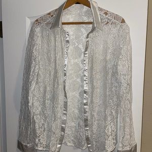 Men’s lace button down.